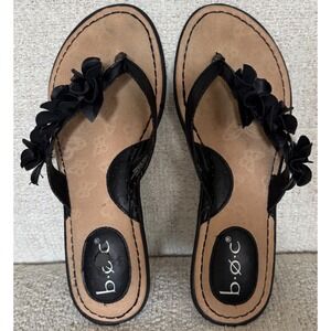 B.O.C. Sandals Women Size 7 M Black‎ Leather Floral Detail Cushion Slip On